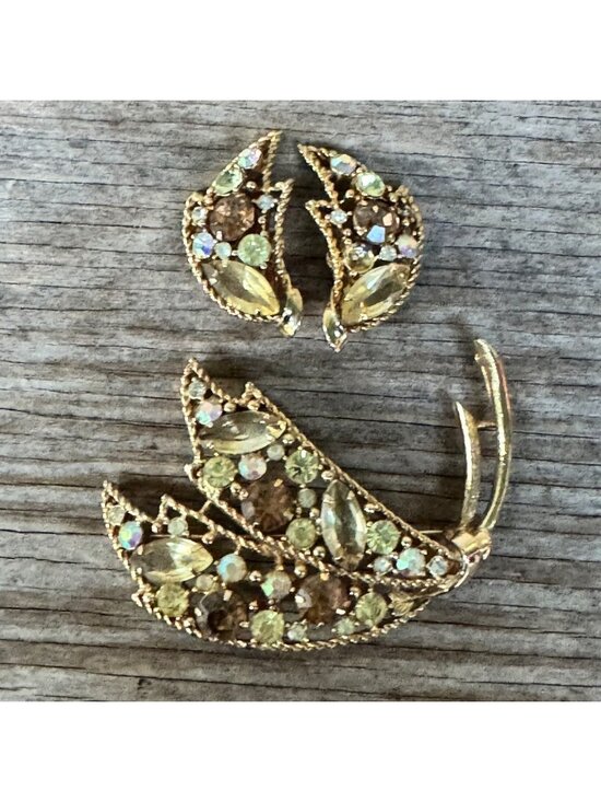 Emmons Jewelry - Emmons Rhinestone Lily Flower Brooch Earrings Demi Parure Set Yellow Taupe AB